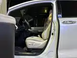 Photo 5 - Toyota Sienna