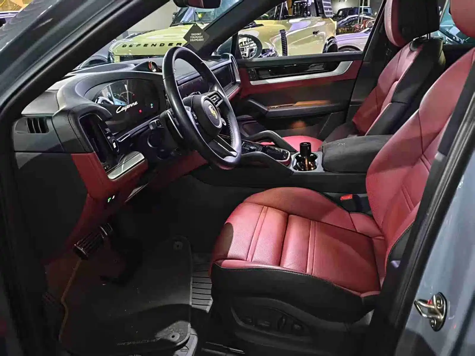Photo 8 - Porsche Cayenne