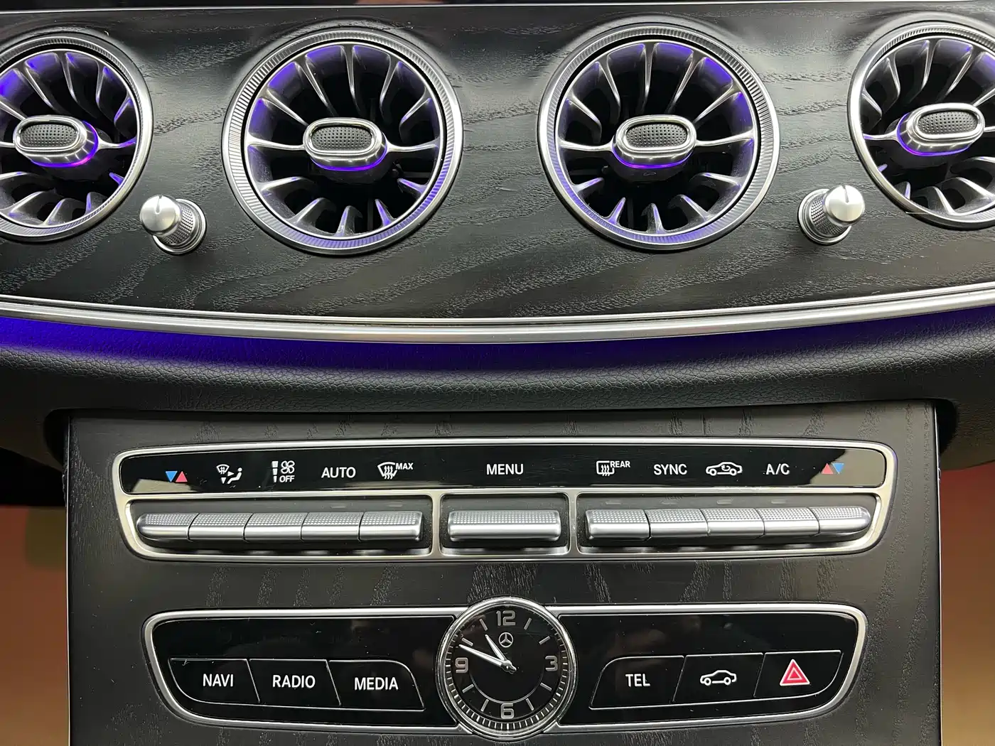 Mercedes-Benz E-Class 2019 E 300 L Sport Luxury фото 23