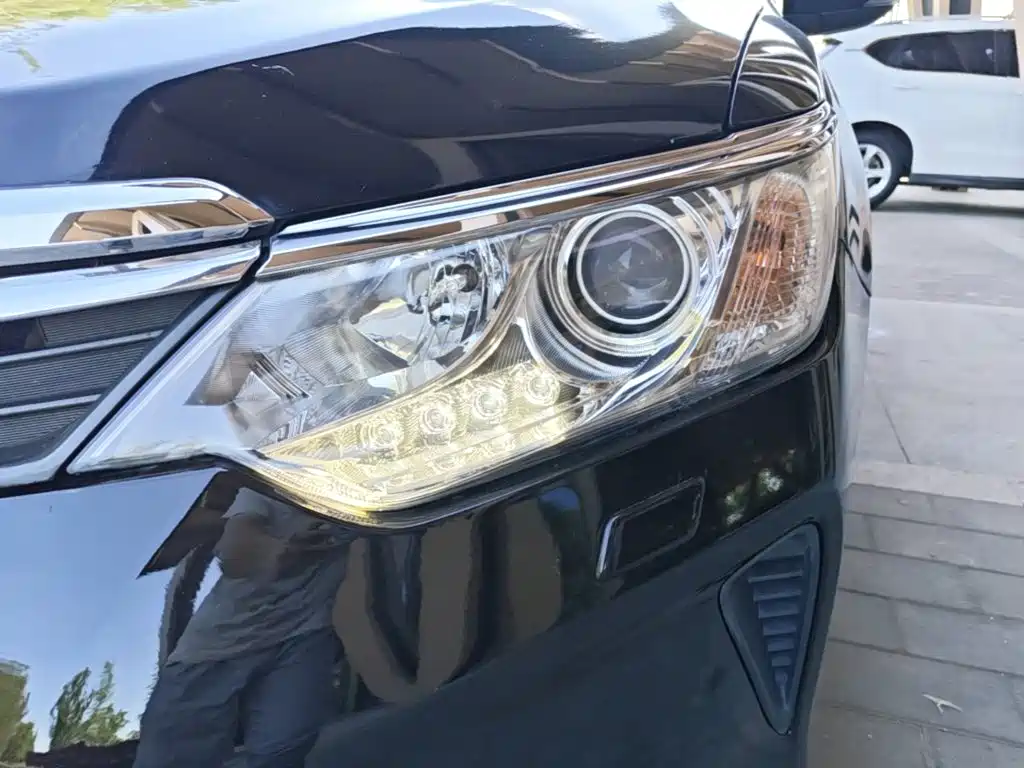Фото 24 - Toyota Camry