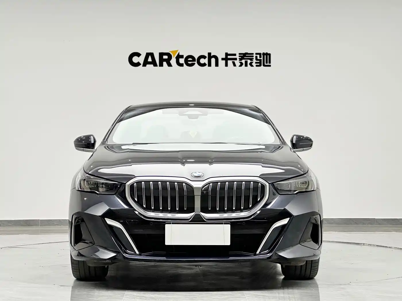 BMW 5 Series 2024 530Li Leading M Sport Package фото 2