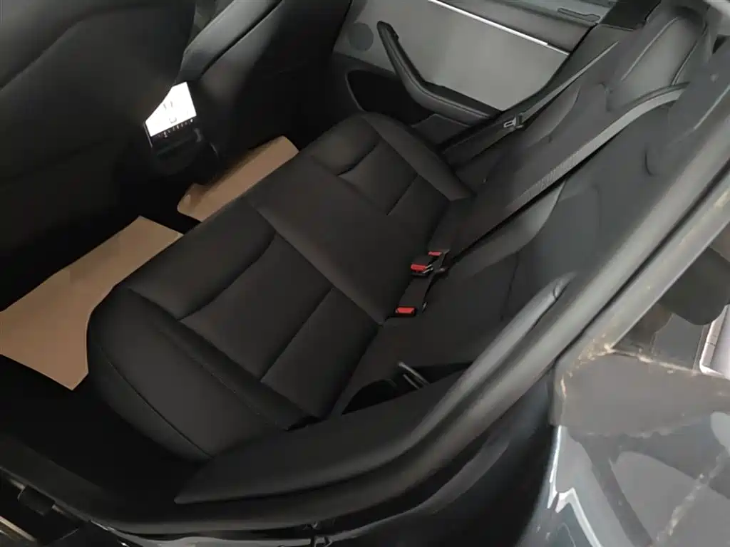 Tesla Model 3 2026 2025 Model Year Facelift Rear-Wheel Drive