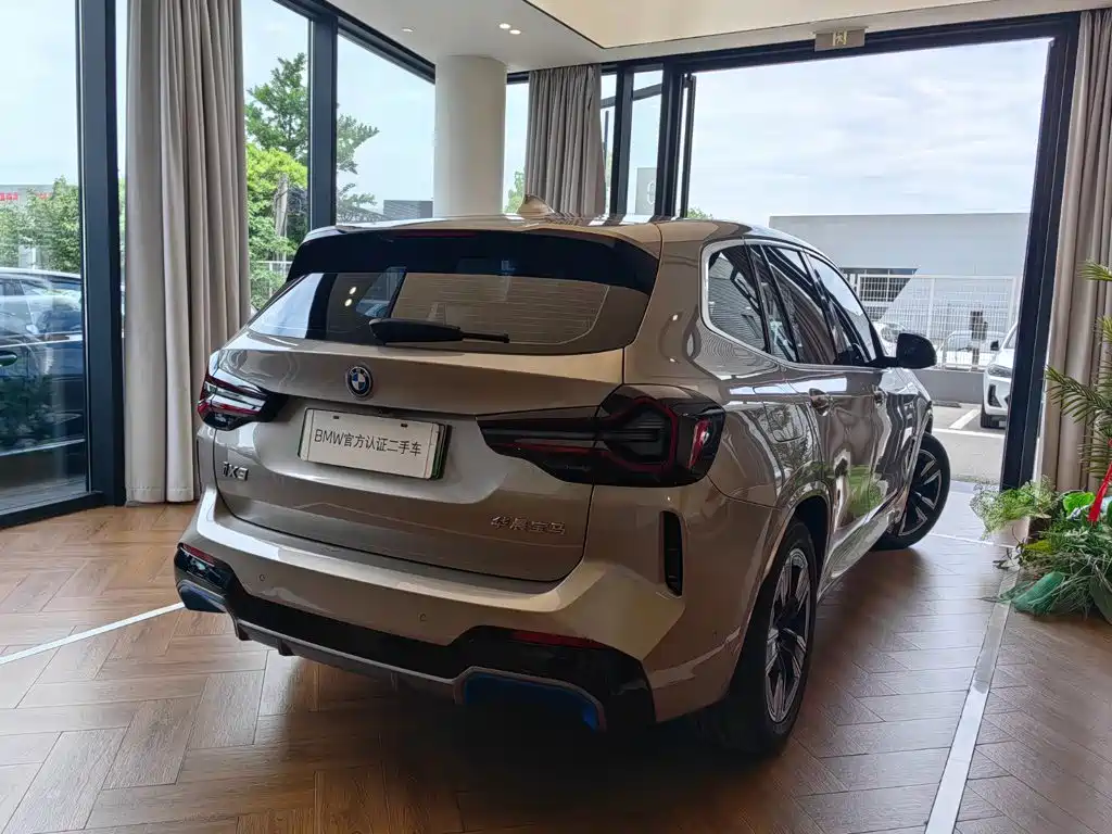 Фото 4 - BMW iX3