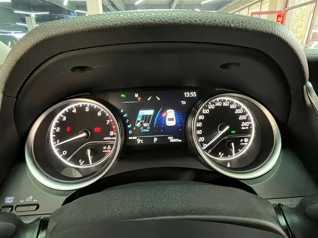 Toyota Camry 2021 2.0G Luxury Edition фото 14