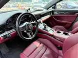 Photo 13 - Porsche Panamera