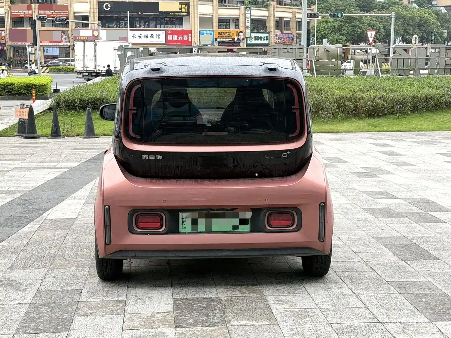 Фото 2 - Baojun E300