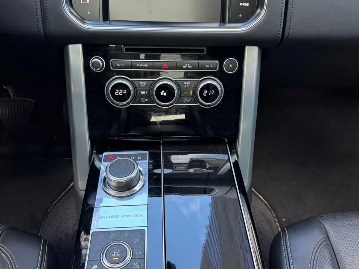 Land Rover Range Rover 2015 3.0 TDV6 Vogue фото 11
