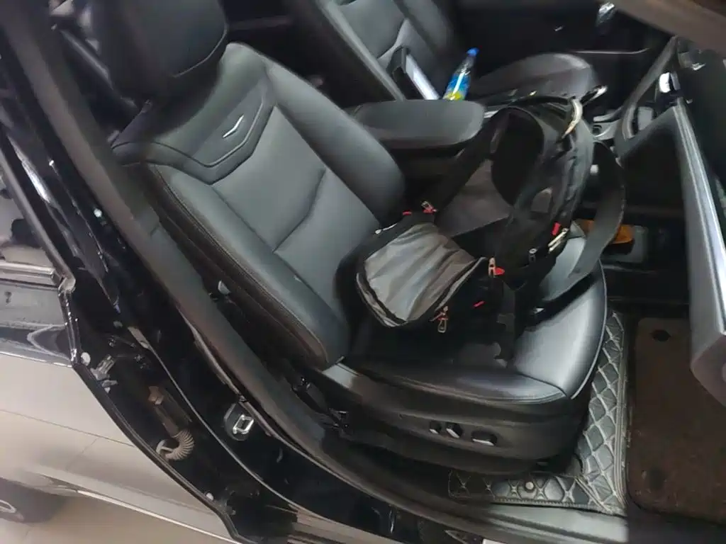 Photo 25 - Cadillac XT6