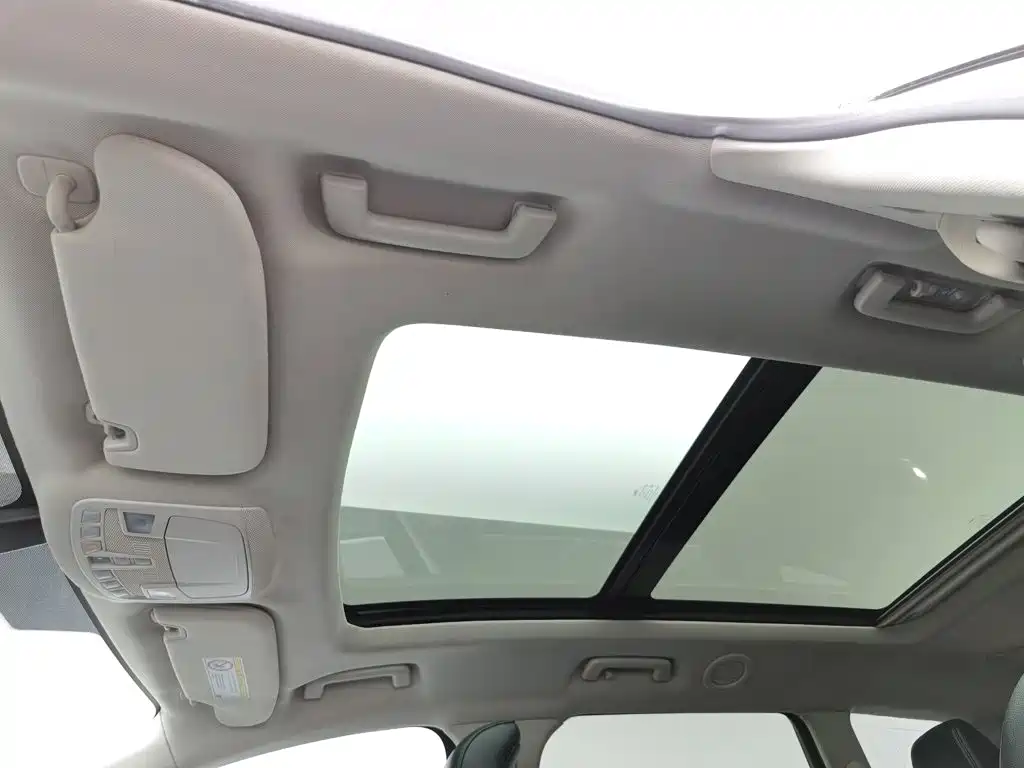 Фото 14 - Ford Edge