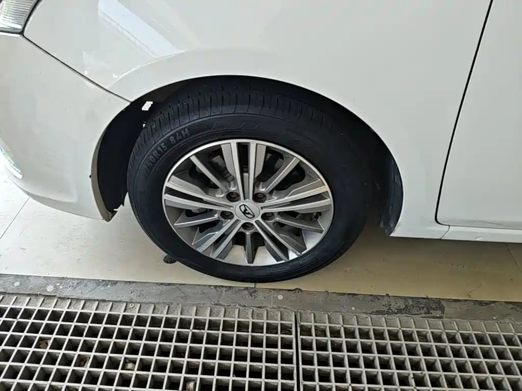 Cowin Kaiyi E3 2019 2018 1.5L Automatic Luxury