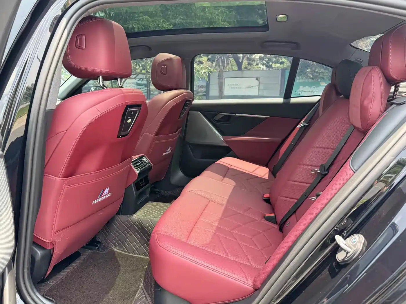 BMW 5 Series 2025 525Li M Sport Package фото 9