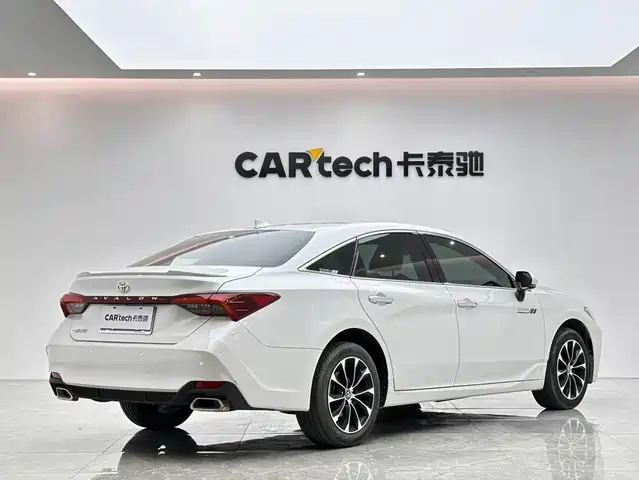 Toyota Avalon 2023 2.5L Luxury Edition — фото 5