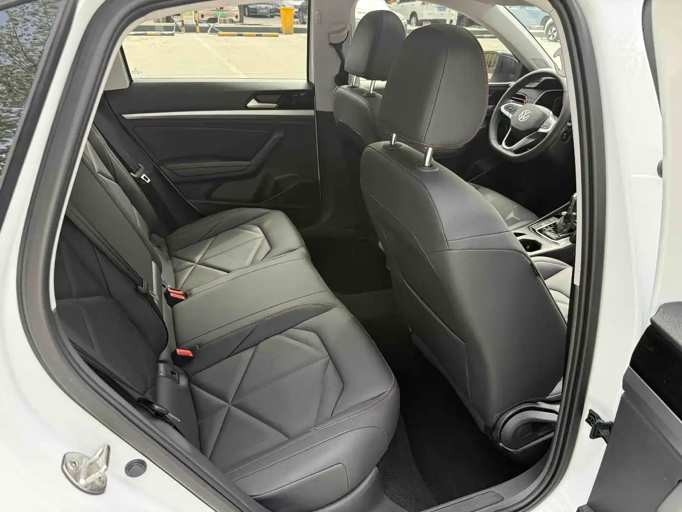 Volkswagen Lavida 2024 Model 300TSI DSG Starlight Leading Edition фото 16