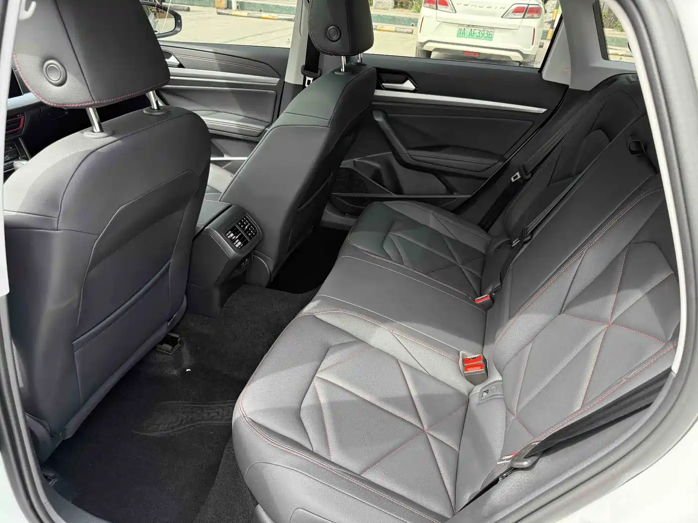 Volkswagen Lavida 2024 Model 300TSI DSG Starlight Leading Edition фото 13