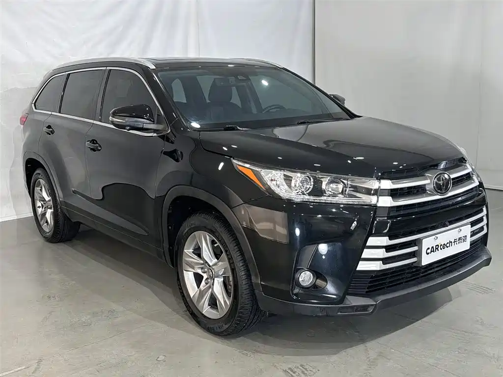 Photo 4 - Toyota Highlander
