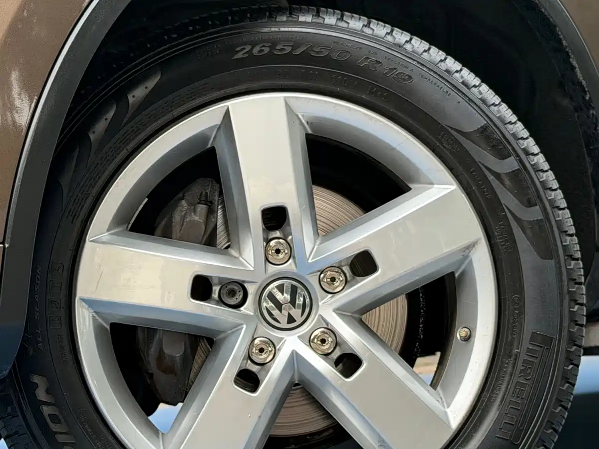 Volkswagen Touareg 2015 2011 3.0TSI Luxury
