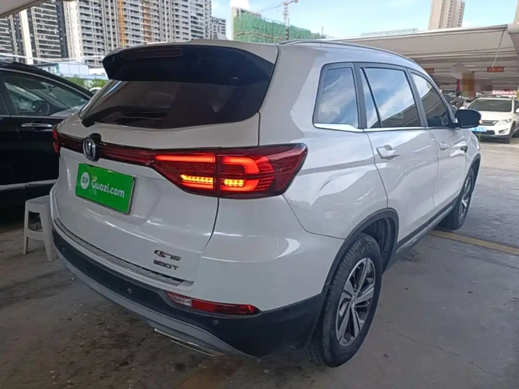 Фото 7 - Changan CS75