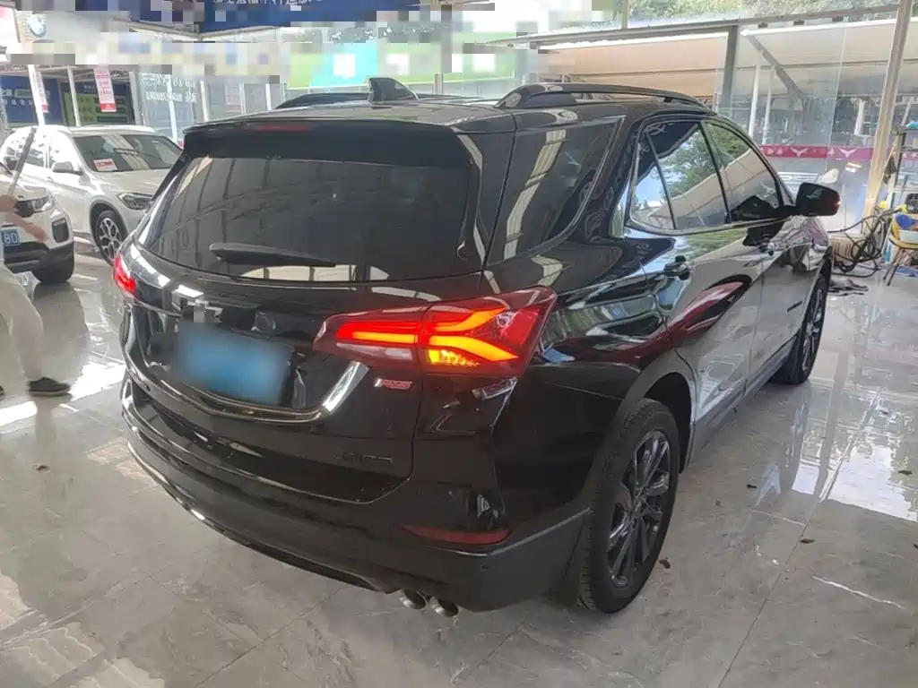 Фото 7 - Chevrolet Equinox