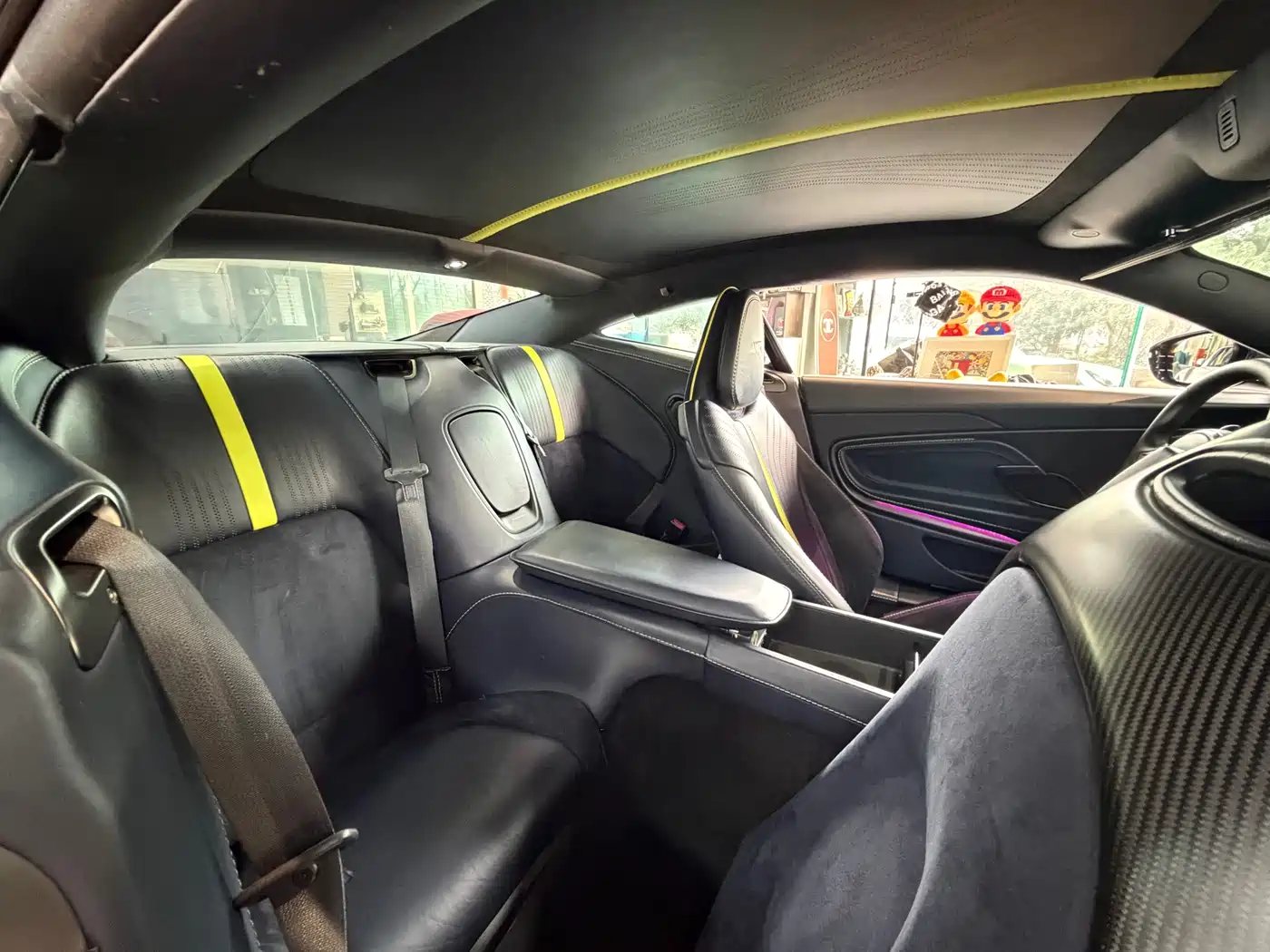 Aston Martin DB11 2019 AMR Glory Limited Edition фото 13
