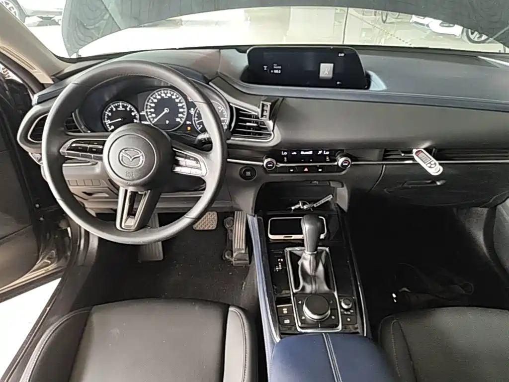 Photo 10 - Mazda CX-30