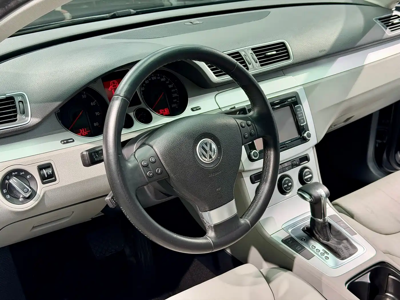 Volkswagen Magotan 2011 2011 1.8TSI DSG Luxury