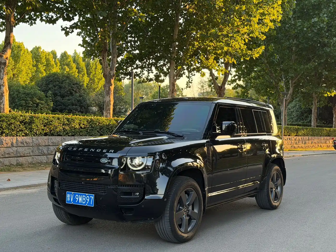 Land Rover Defender 2025 — пригон из Китая