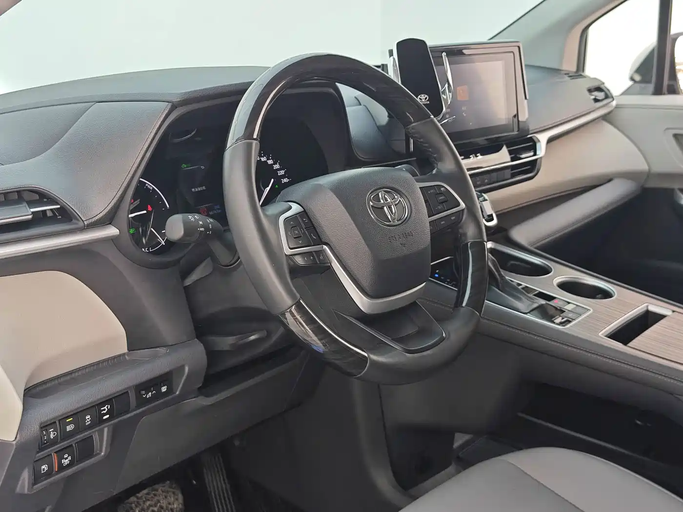 Toyota Granvia 2023 2023 2.5L Hybrid Comfort Edition