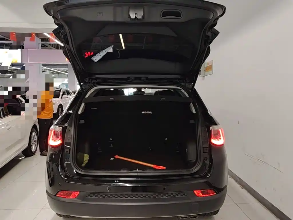 Jeep Compass 2021 2020 220T Automatic Leading Edition