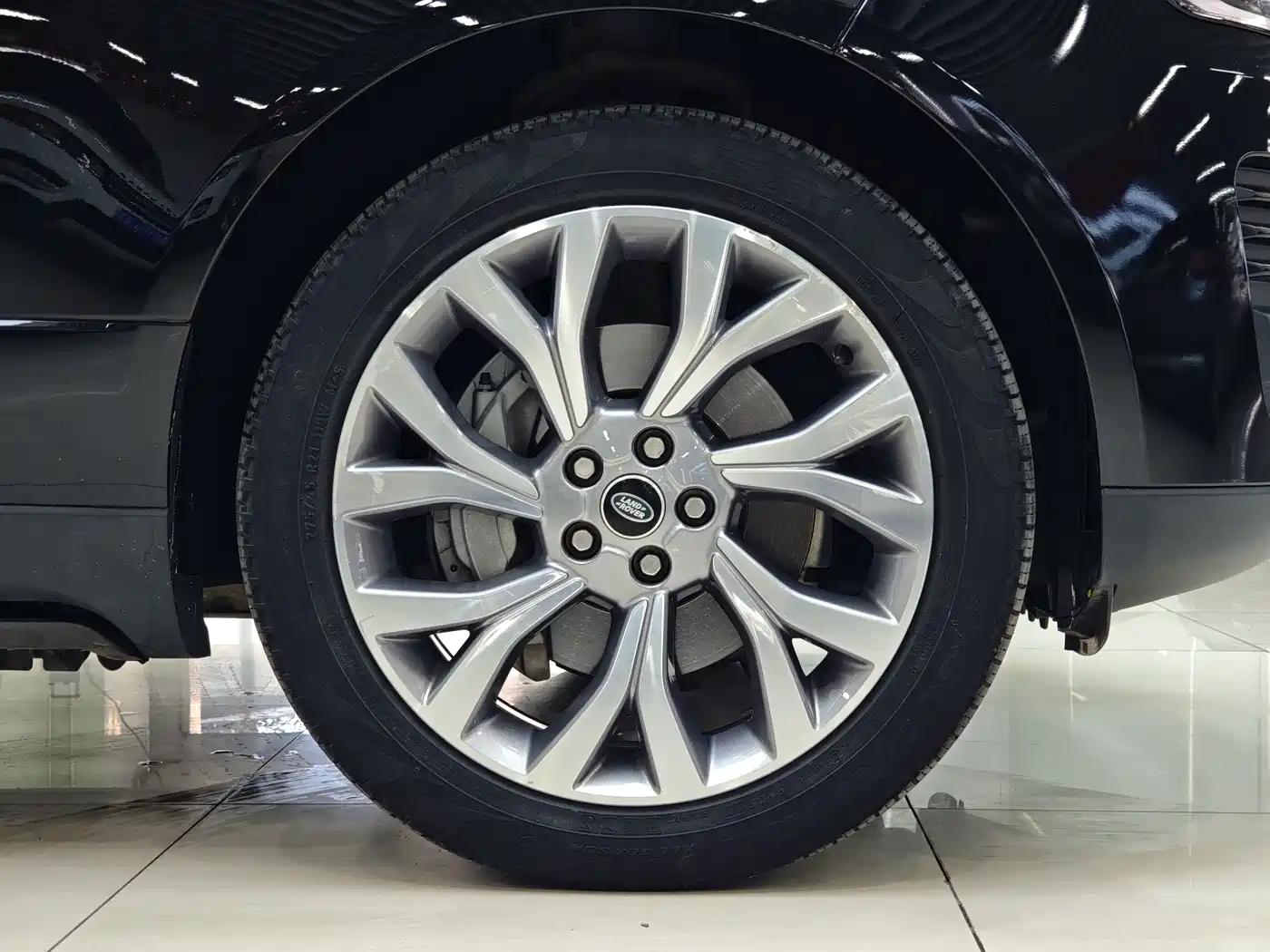 Land Rover Range Rover 2021 3.0 L6 Golden Age Edition фото 23