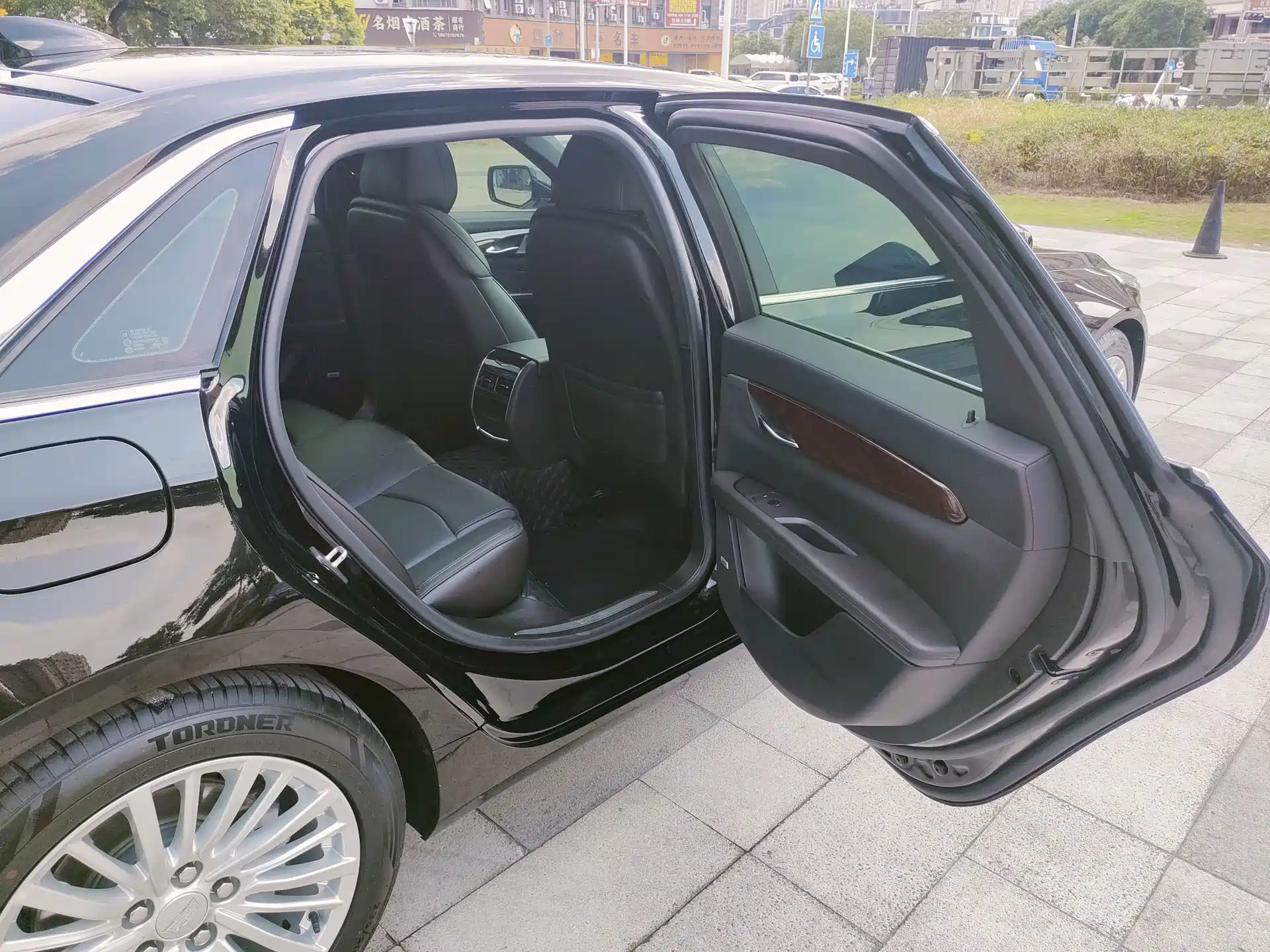 Фото 32 - Cadillac CT6