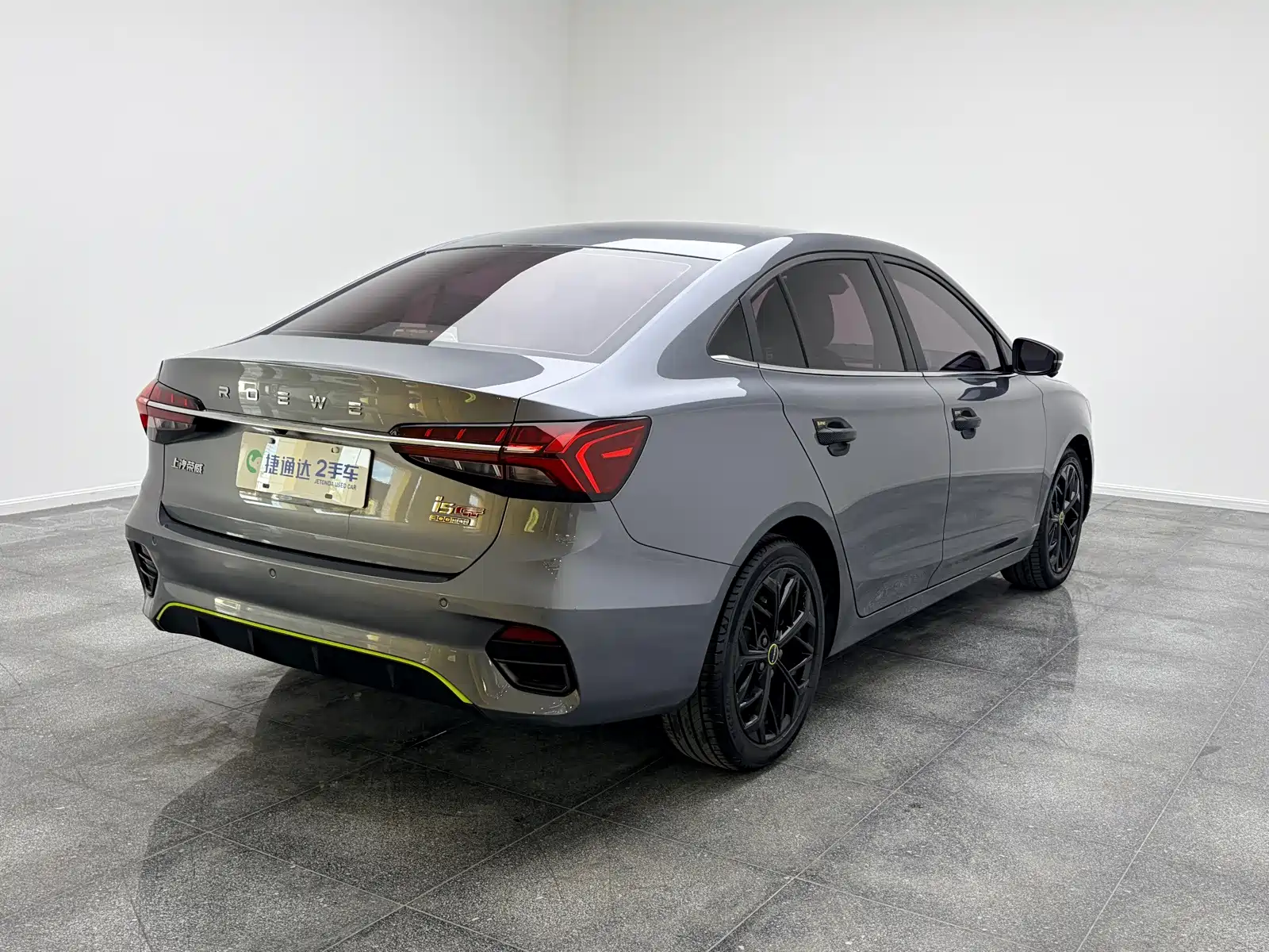 Фото 16 - Roewe i5