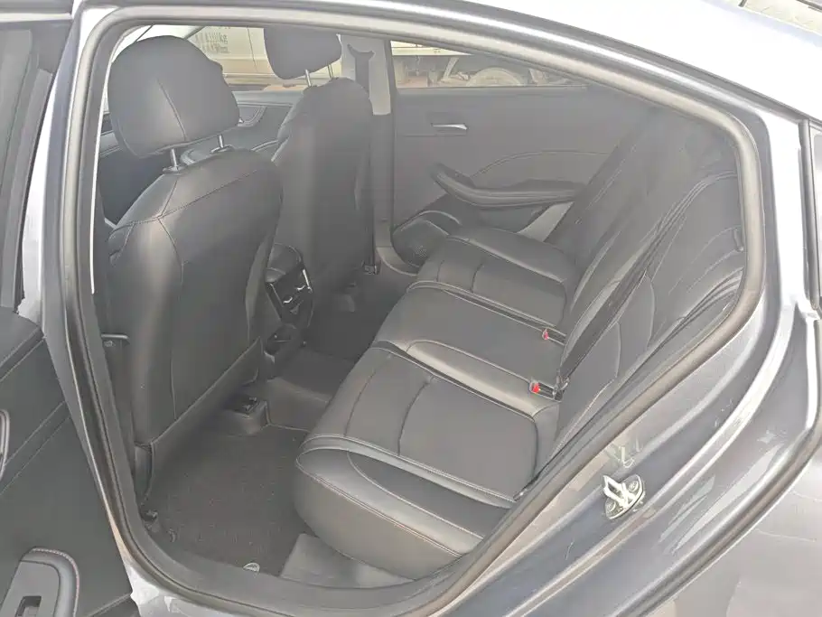 Roewe i5 2026 2023 1.5L CVT Luxury Edition