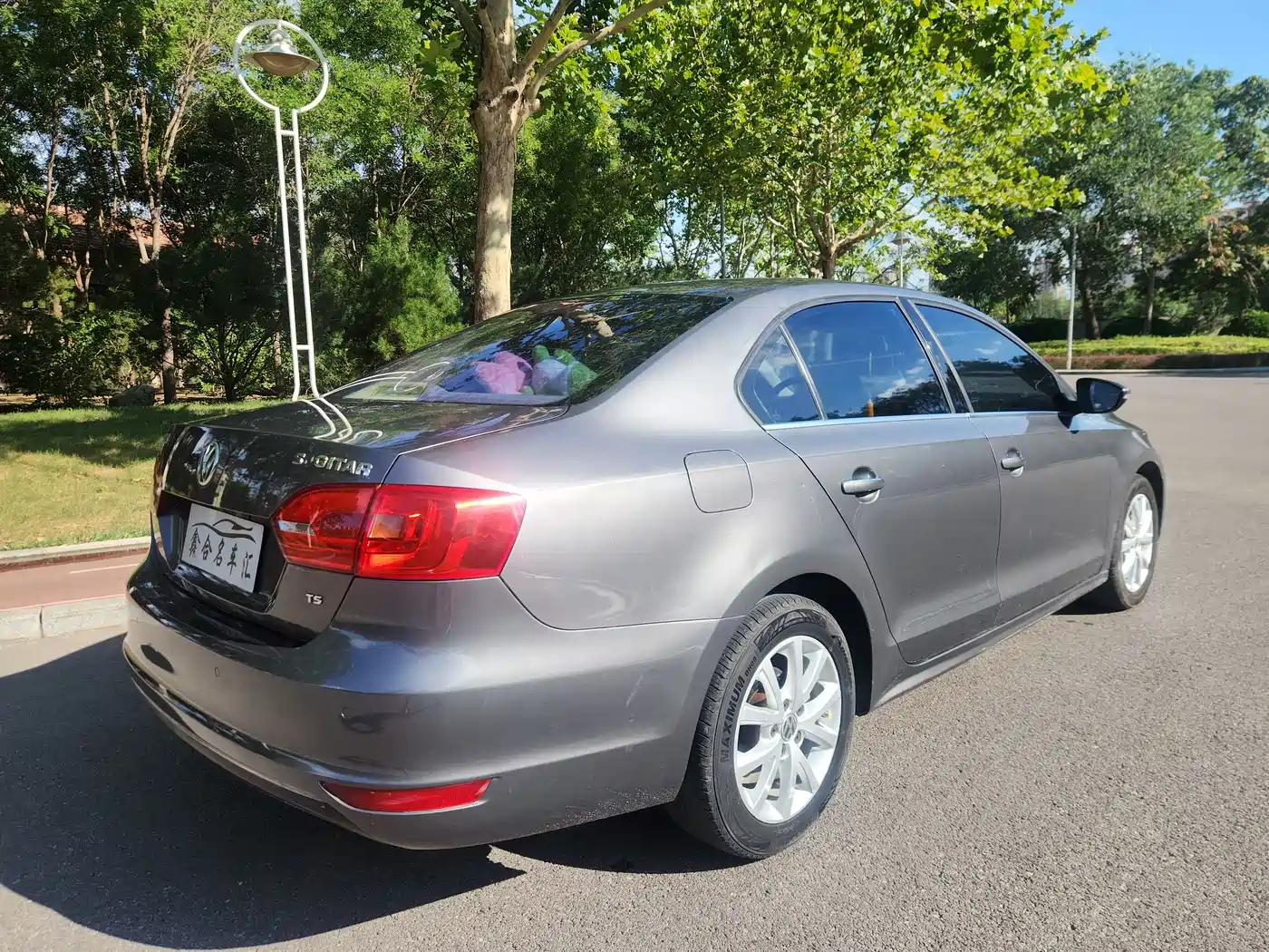 Volkswagen Sagitar 2012 1.4TSI Automatic Luxury фото 2