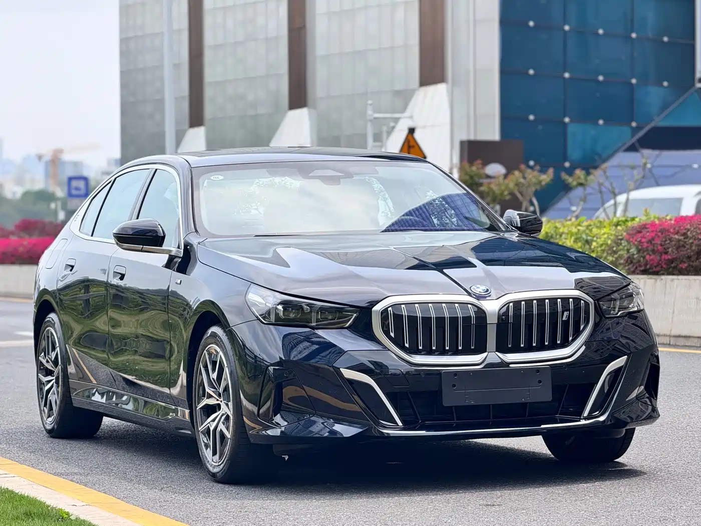 BMW I5