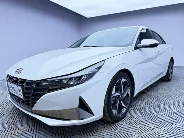 Hyundai Elantra 1.5L CVT LUX, Премиум