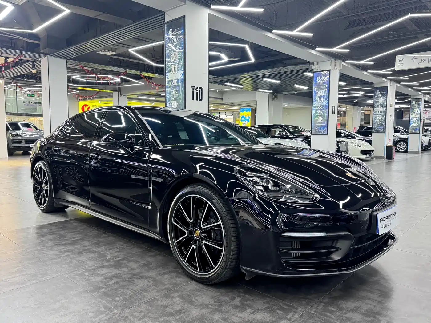 PORSCHE PANAMERA