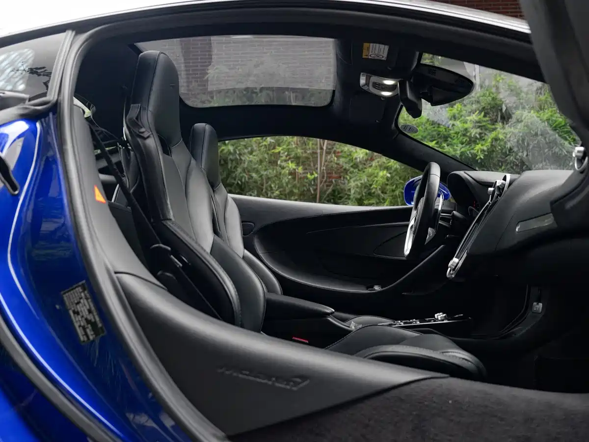McLaren GT 2023 2023 4.0T Standard Model