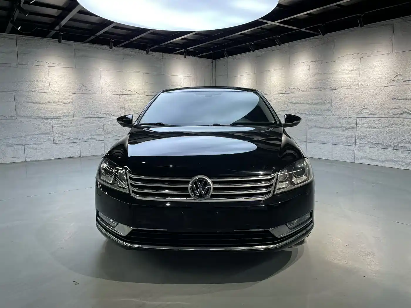 Volkswagen Magotan 2015 Facelift 2.0TSI Premium фото 2