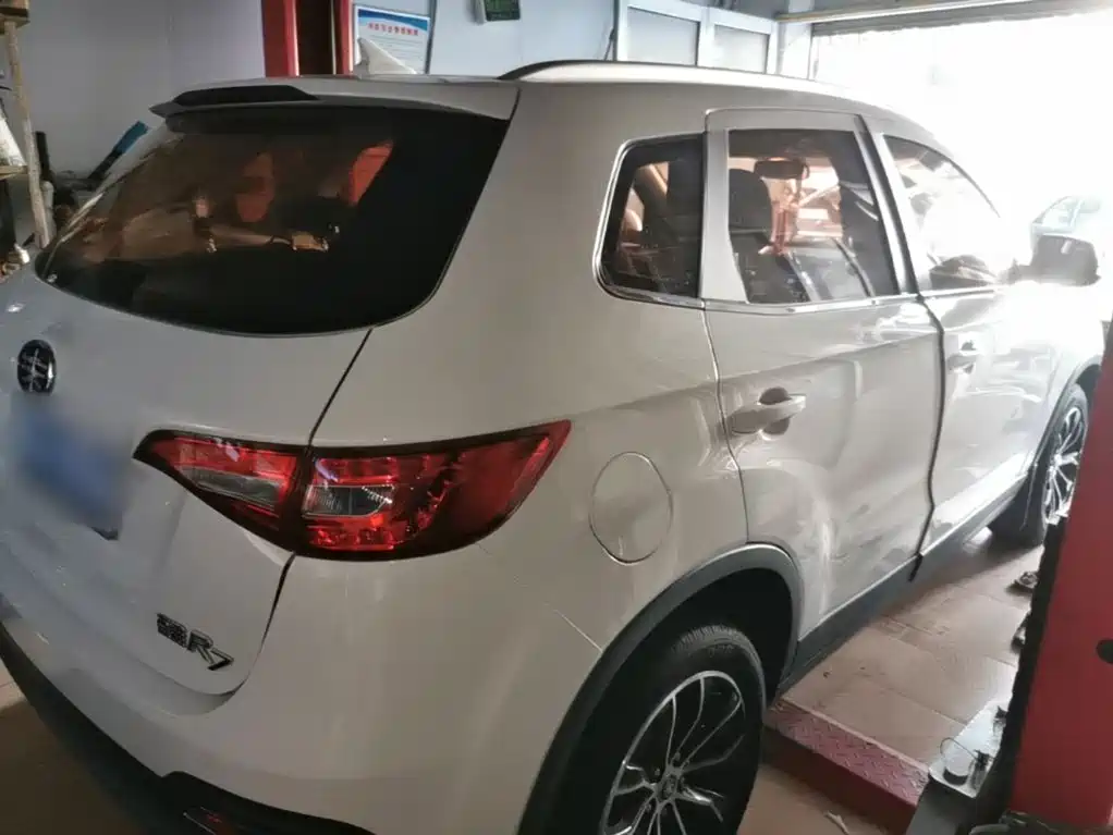 FAW Senya R7 2017 2017 Model 1.6L Manual Comfort