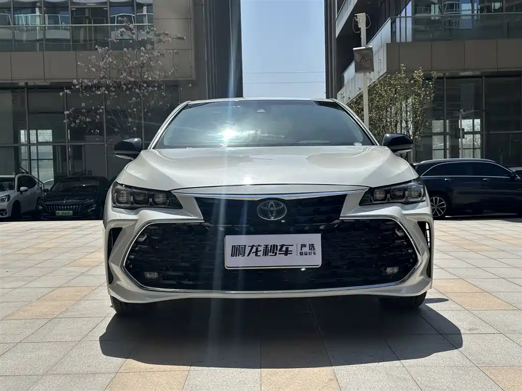 Toyota Avalon 2019 Hybrid 2.5L Luxury Edition China VI фото 4