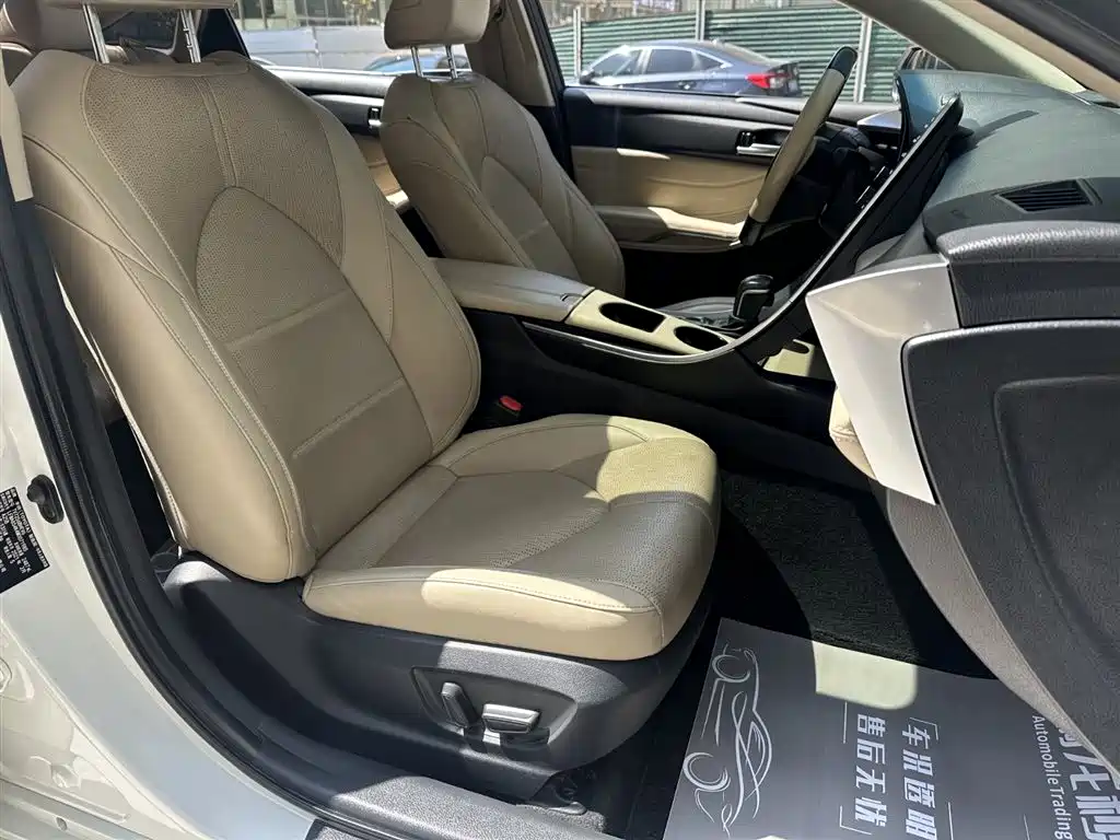 Toyota Avalon 2019 Hybrid 2.5L Luxury Edition China VI фото 13