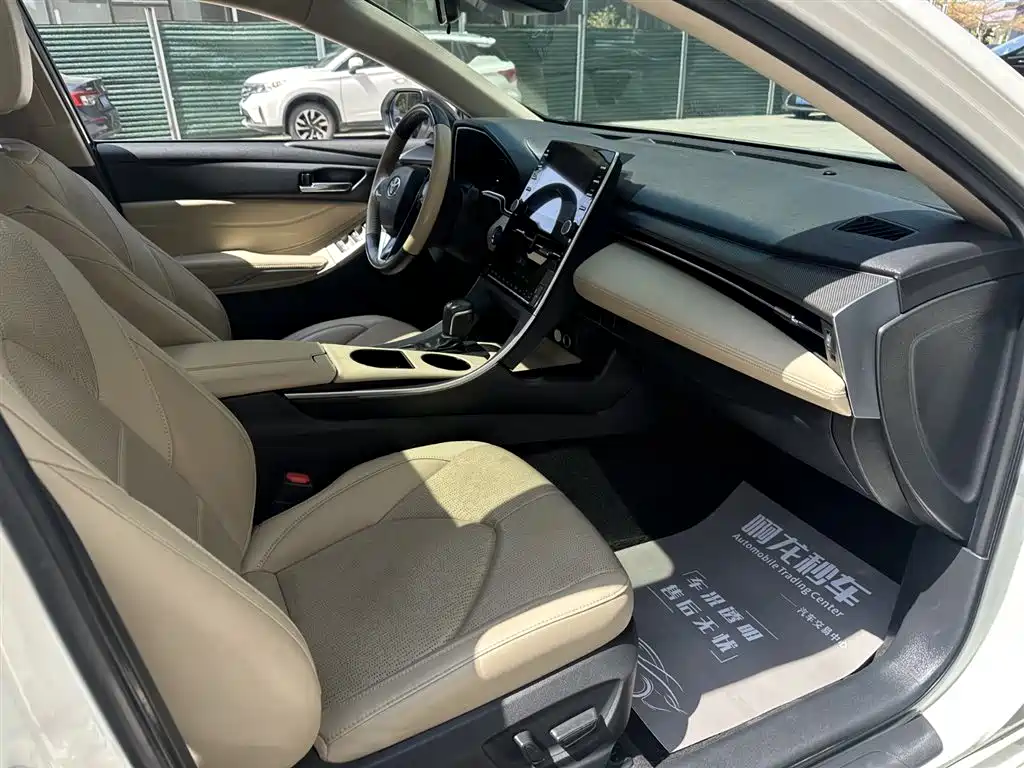 Toyota Avalon 2019 Hybrid 2.5L Luxury Edition China VI фото 12