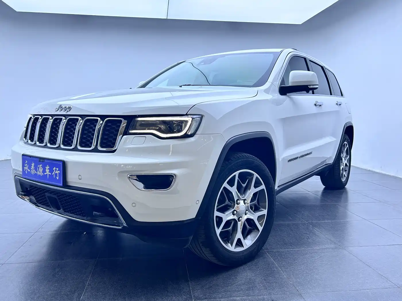 JEEP GRAND CHEROKEE