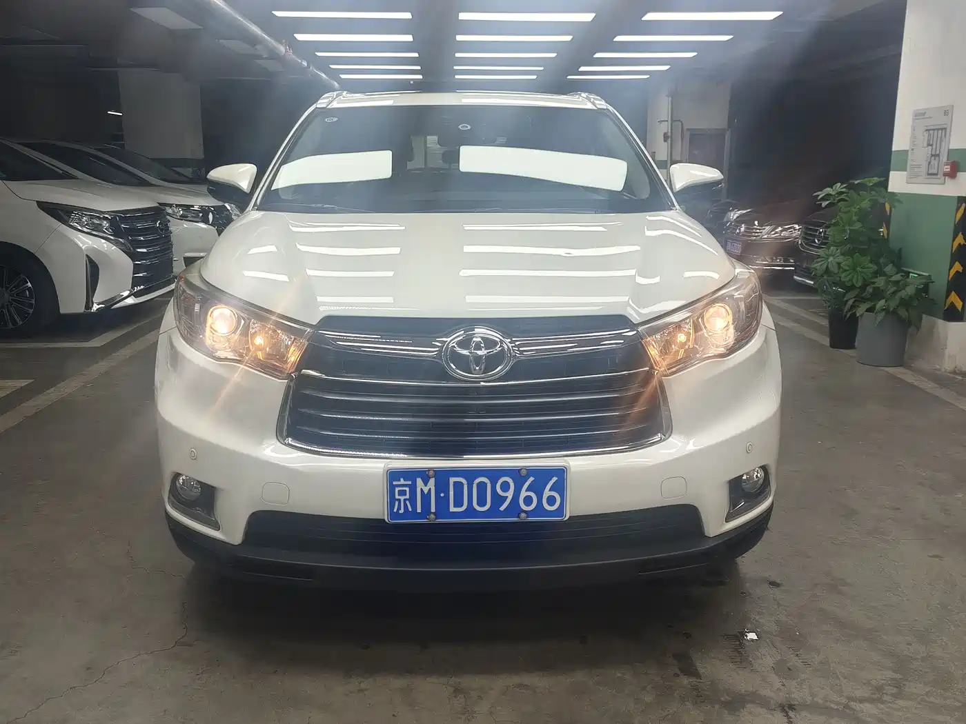 Toyota Highlander 2015 2.0T AWD Luxury Navigation Edition 7-seater фото 2