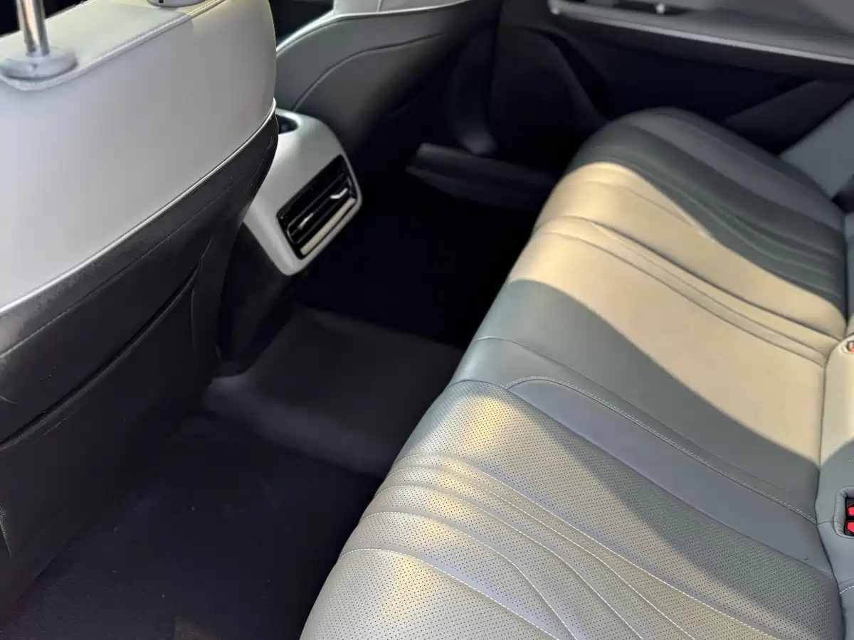 GEELY GALAXY GALAXY E8