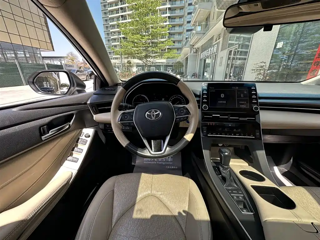 Toyota Avalon 2019 Hybrid 2.5L Luxury Edition China VI фото 16