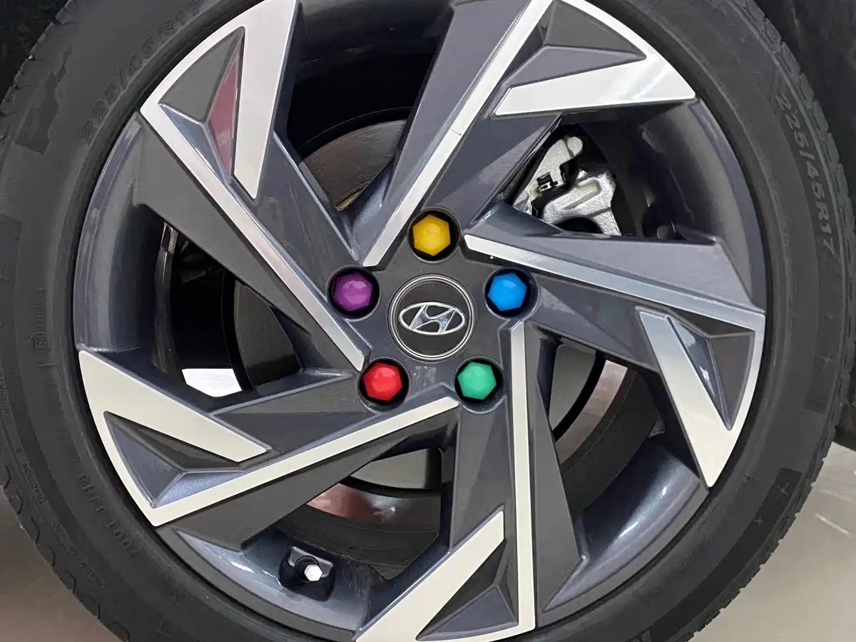 Hyundai Elantra 2023 1.5L CVT GLX Elite Edition фото 13