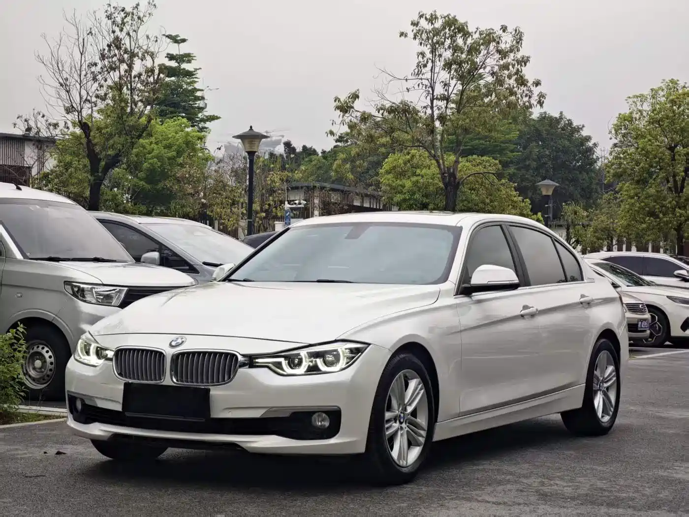 صورة 1 - BMW 3 Series