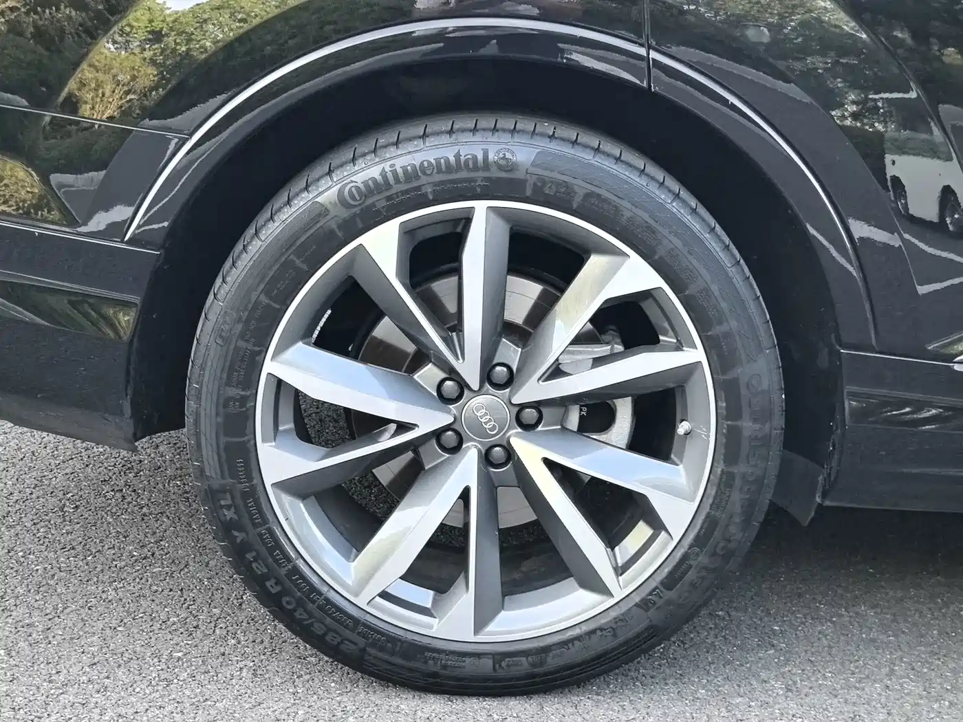Фото 19 - Audi Q7