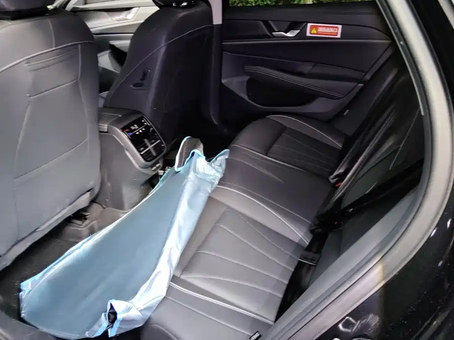 Photo 11 - Volkswagen Passat